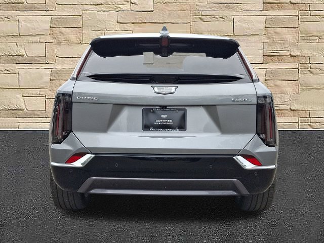 Certified 2025 Cadillac Optiq Luxury 2 AWD/4WD image 3
