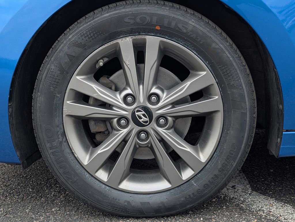 Used 2017 Hyundai Elantra SE image 15