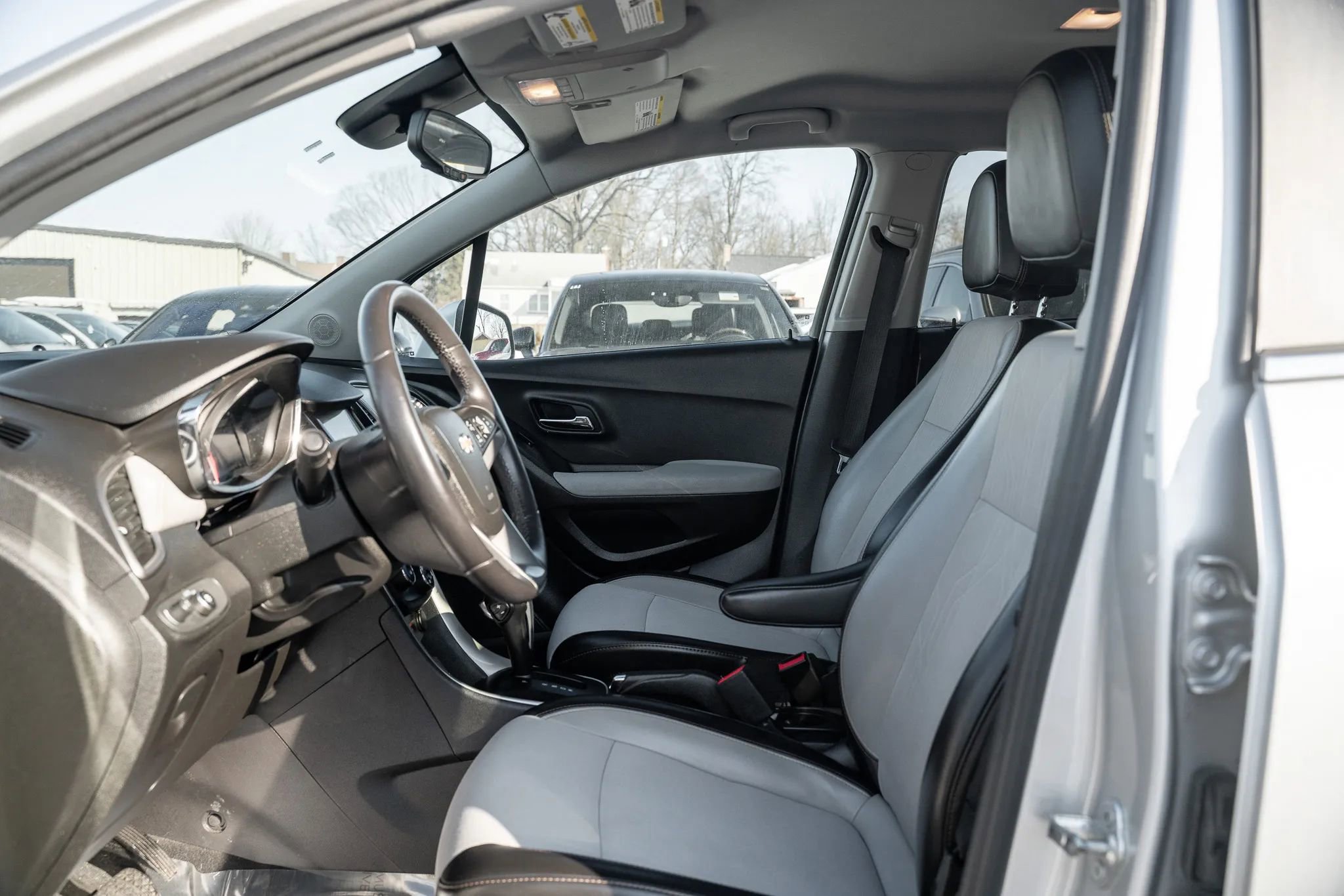 Used 2018 Chevrolet Trax LT w/ LT Convenience Package image 7