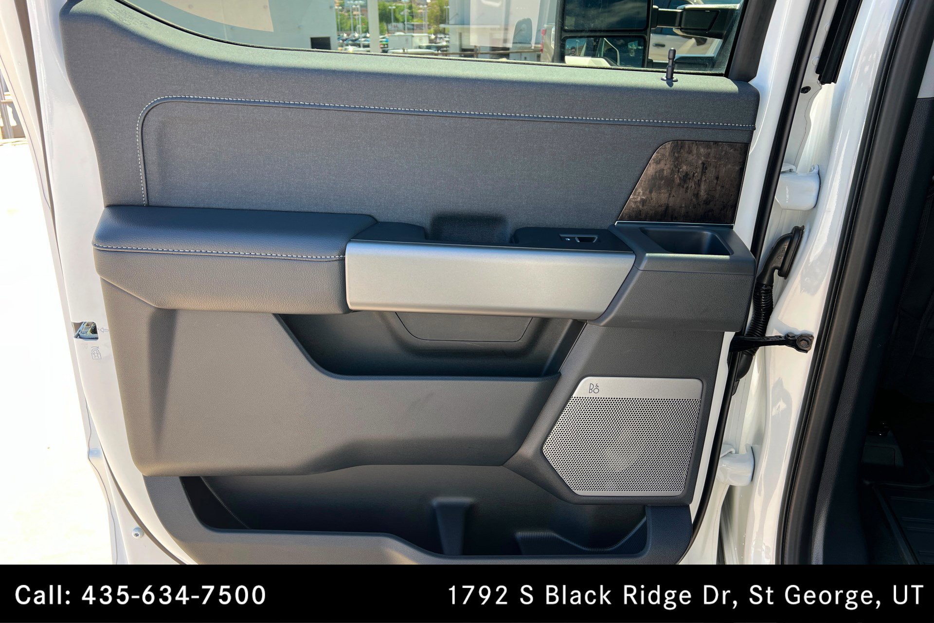 Used 2026 Ford F250 Lariat w/ FX4 Off-Road Package image 18