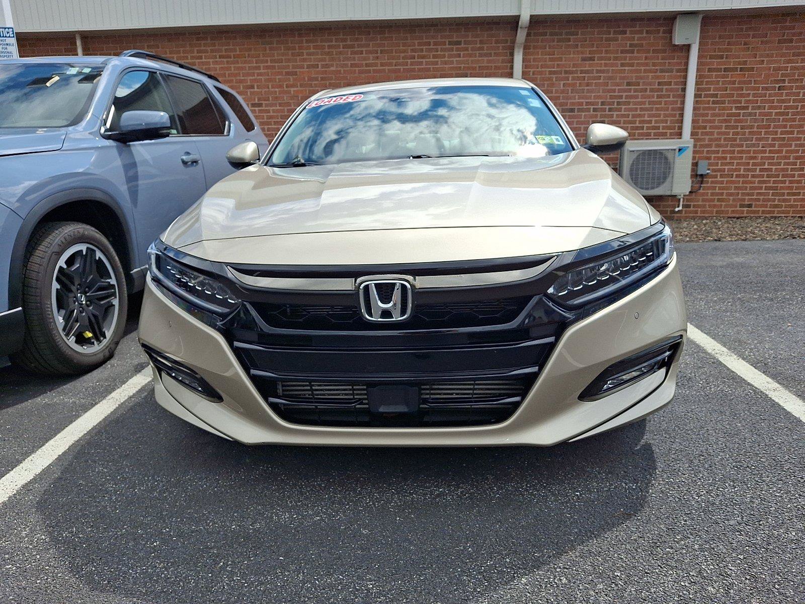 Used 2020 Honda Accord Touring image 2