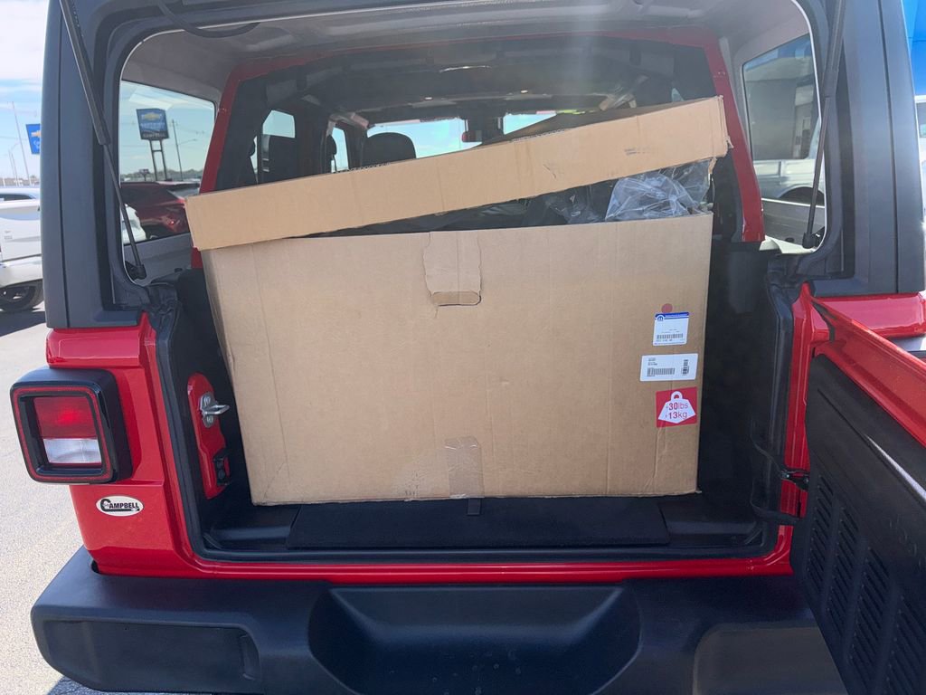 Used 2025 Jeep Wrangler Sport S image 29