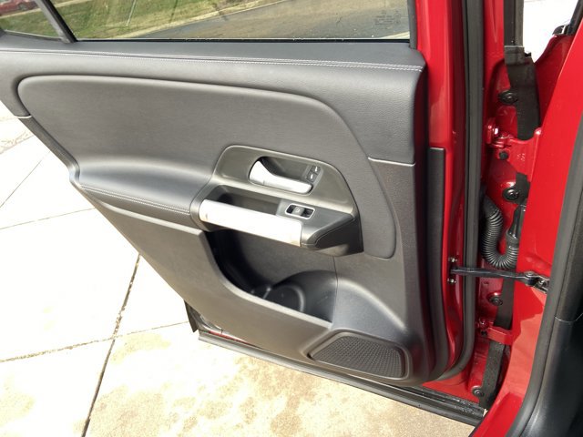 Used 2021 Mercedes-Benz GLB 250 4MATIC image 52