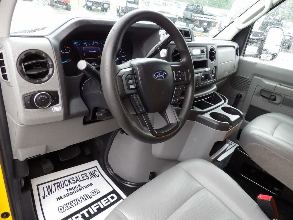 Used 2021 Ford E-350 and Econoline 350 Super Duty RWD image 15