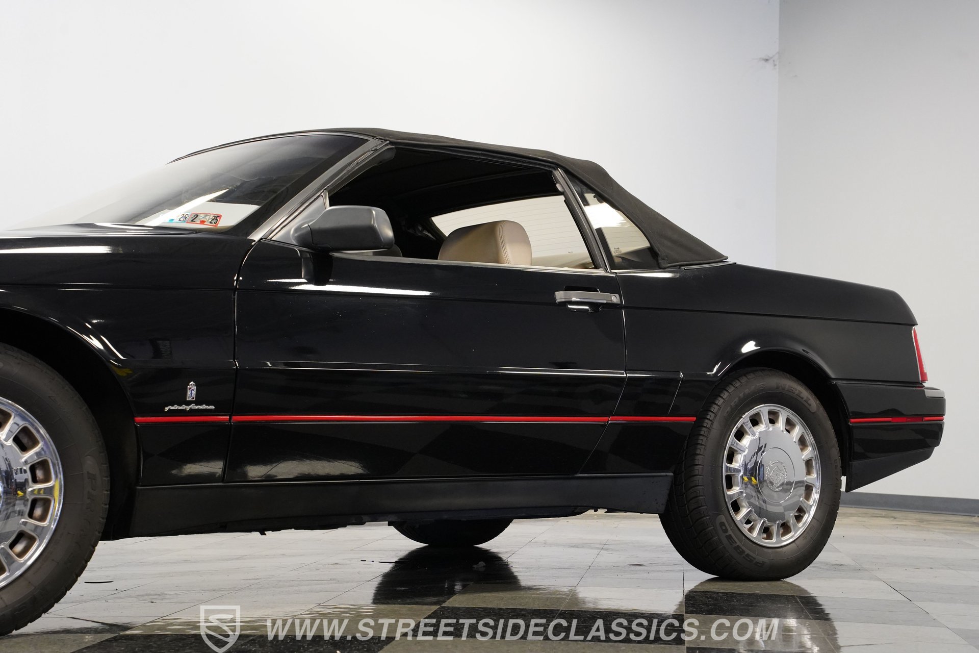Used 1993 Cadillac Allante FWD image 23
