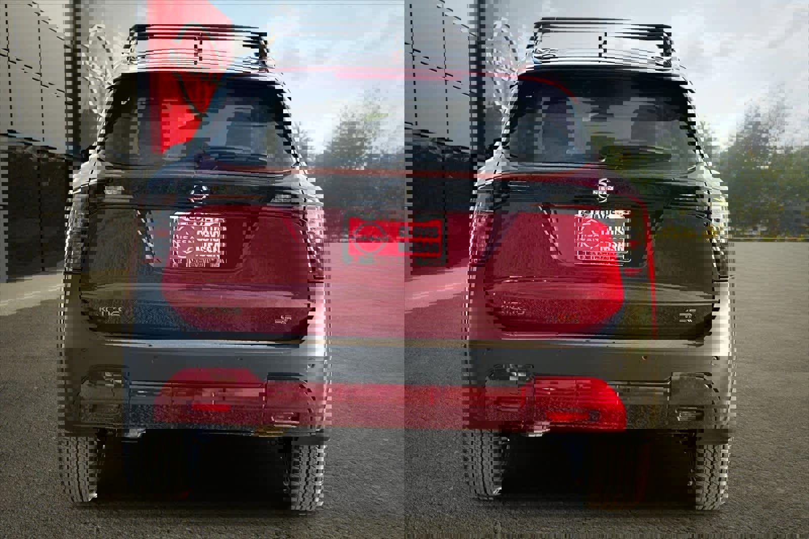 New 2026 Nissan Kicks SR image 8