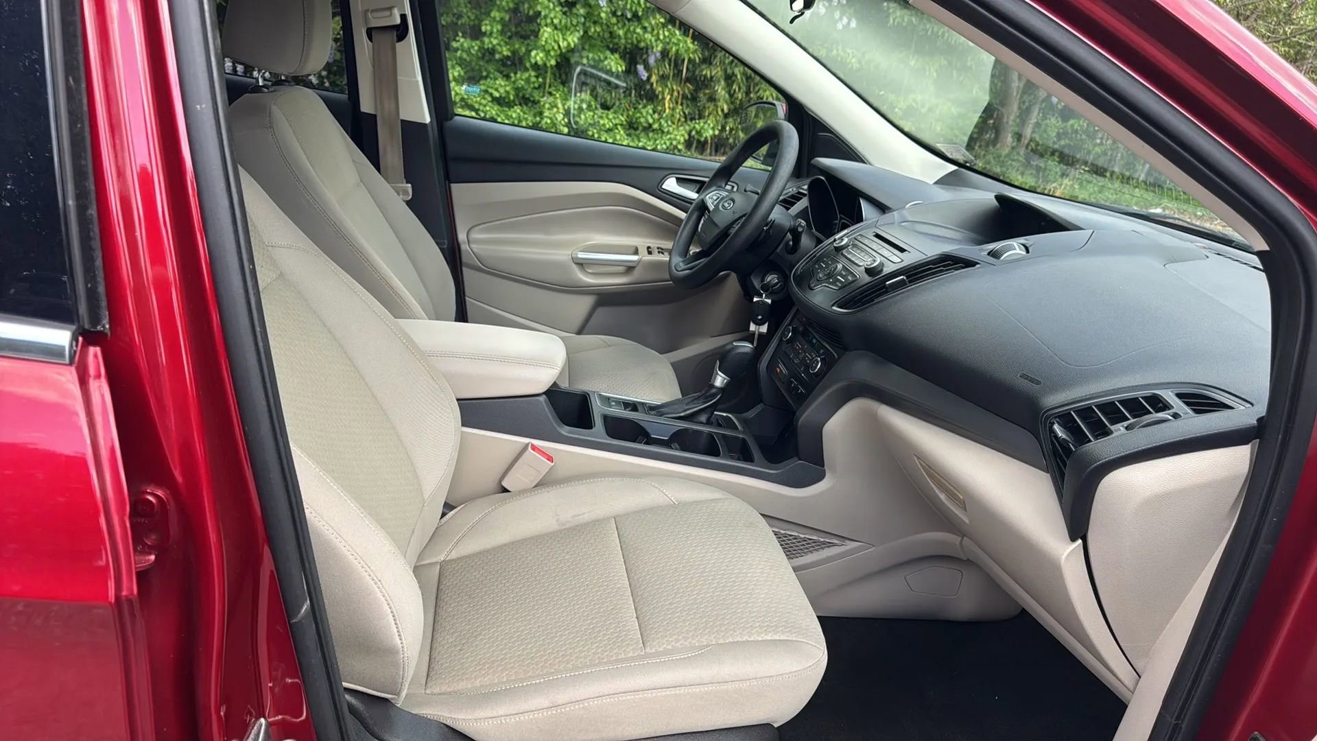Used 2017 Ford Escape SE image 12