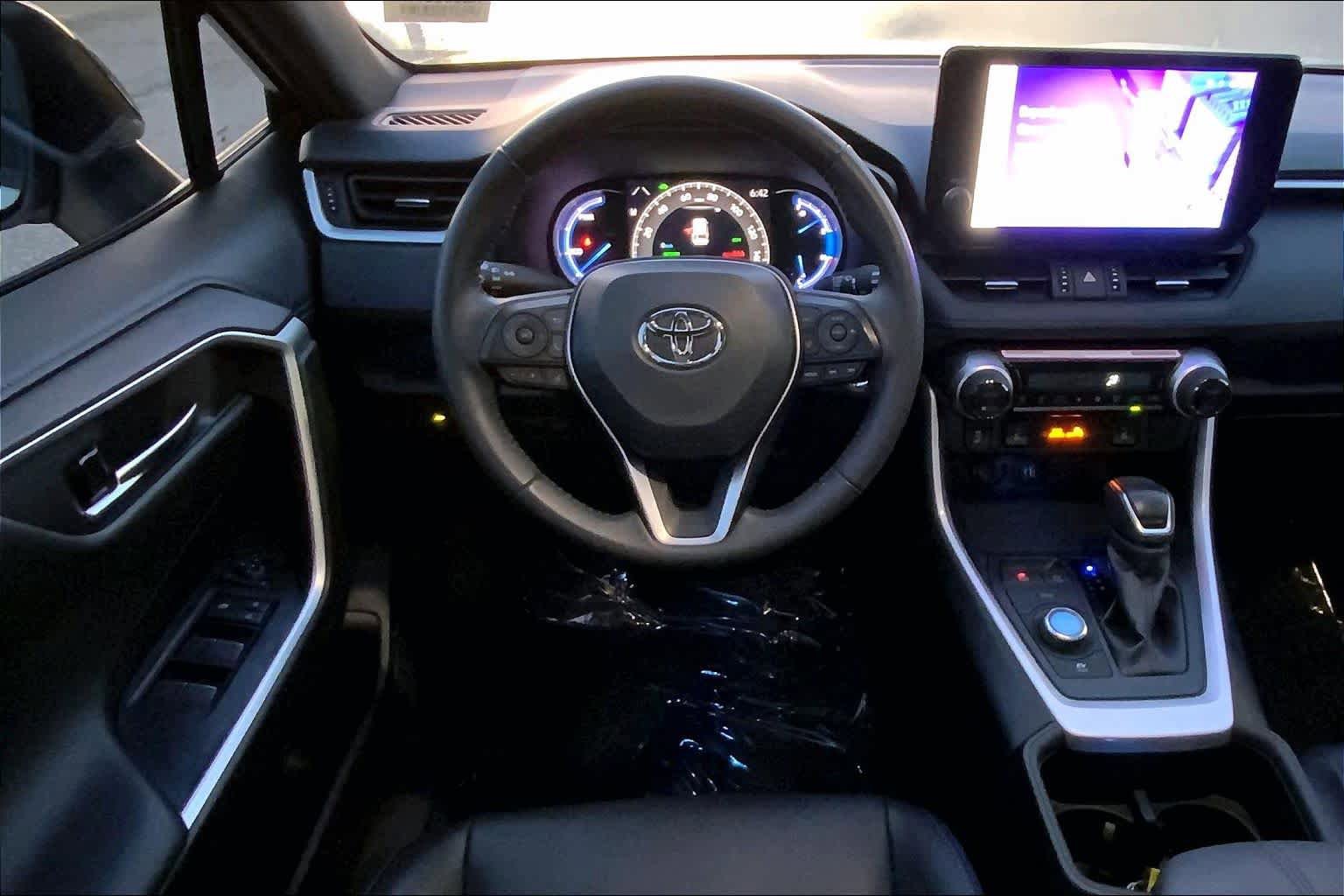 Used 2024 Toyota RAV4 XSE AWD/4WD image 6