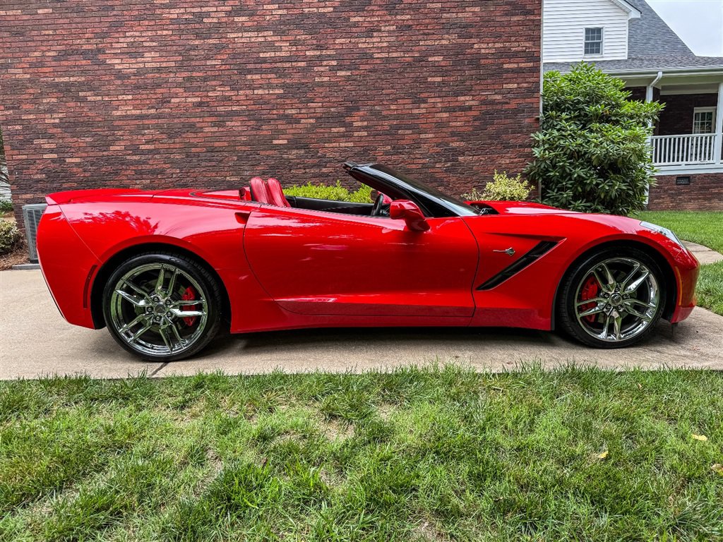 Used 2014 Chevrolet Corvette Stingray Convertible w/ 2LT Preferred Equipment Group RWD image 38