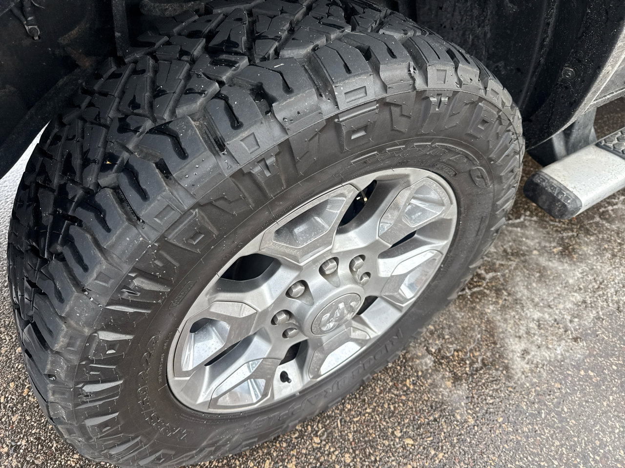 Used 2016 RAM 2500 Limited image 9