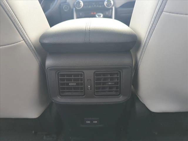 Used 2023 Toyota RAV4 XLE Premium image 14