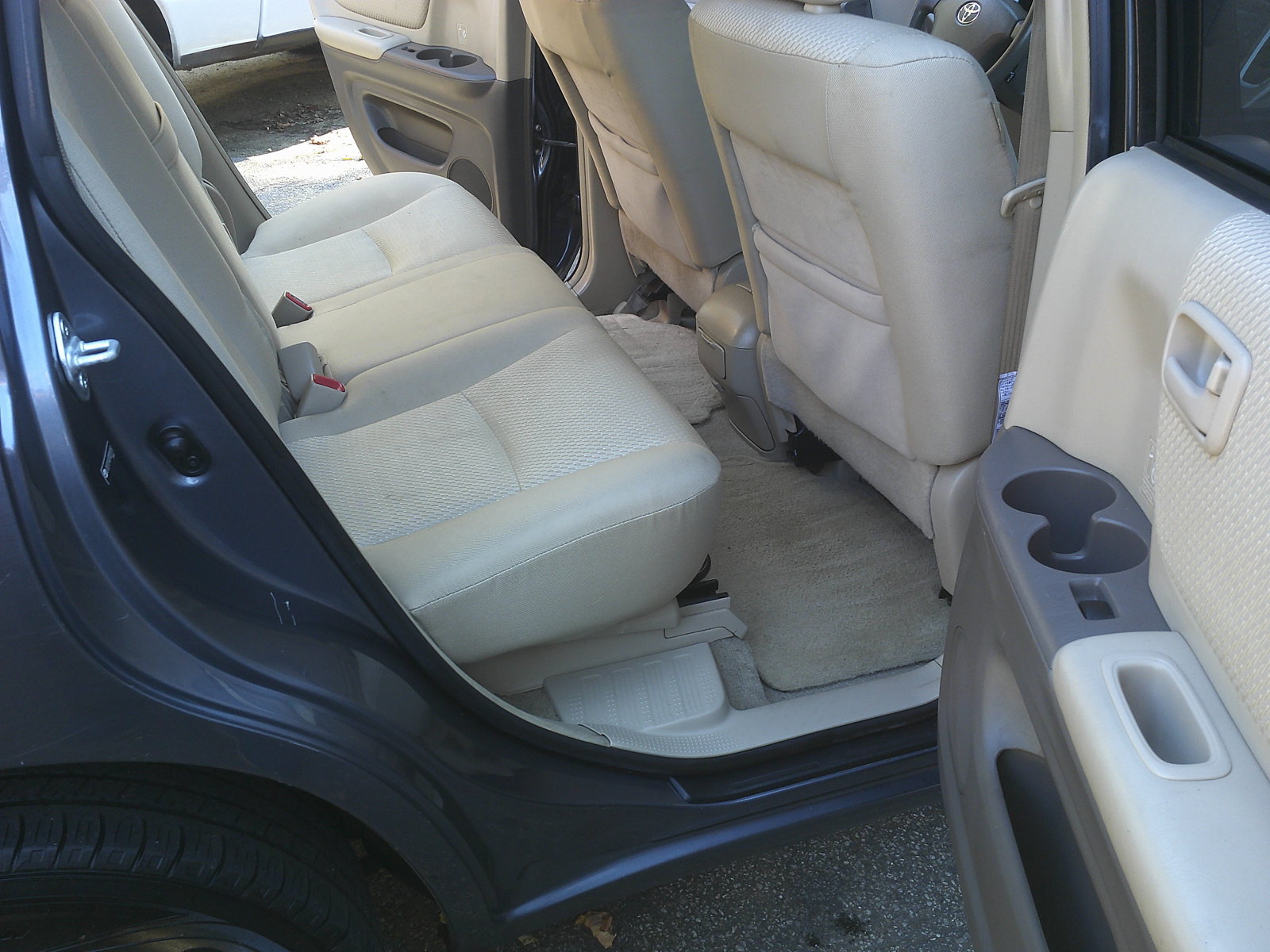 Used 2007 Toyota Highlander 4WD V6 w/ 3rd Row image 13