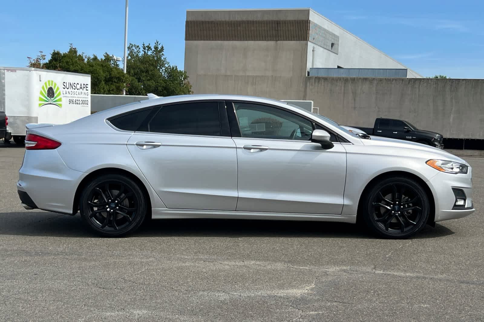 Used 2019 Ford Fusion SE w/ Equipment Group 151A FWD image 6