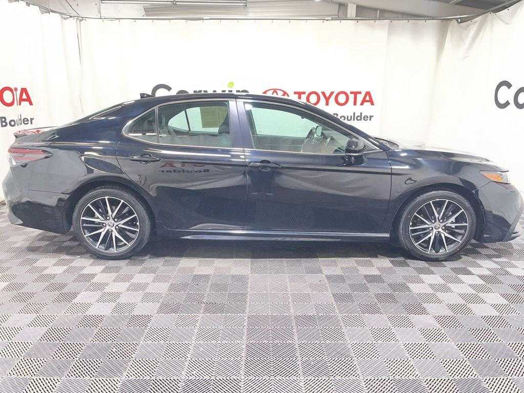 Used 2024 Toyota Camry SE image 8