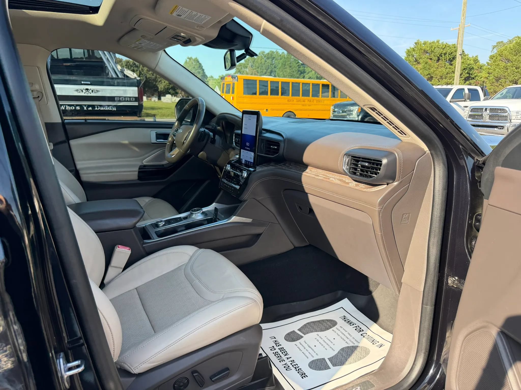 Used 2021 Ford Explorer Platinum w/ Equipment Group 601A AWD/4WD image 29