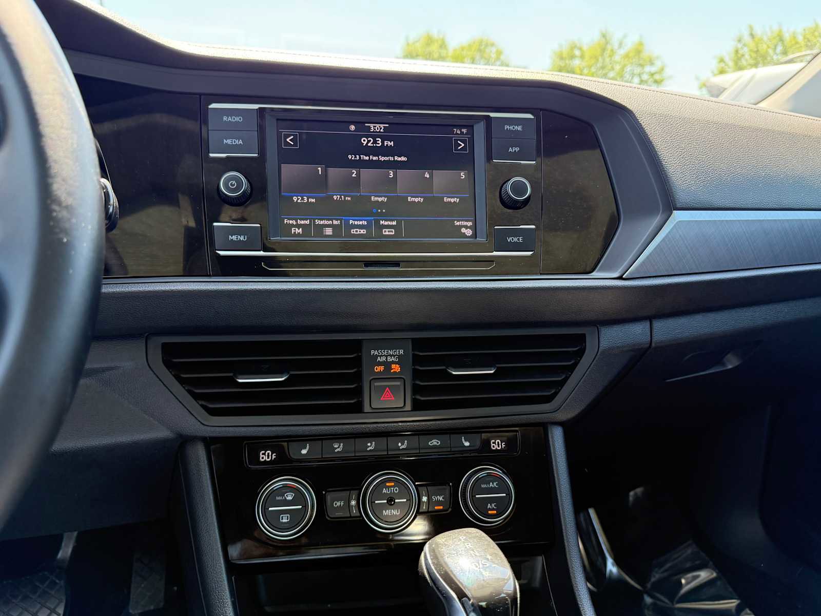 Certified 2023 Volkswagen Jetta SE FWD image 23