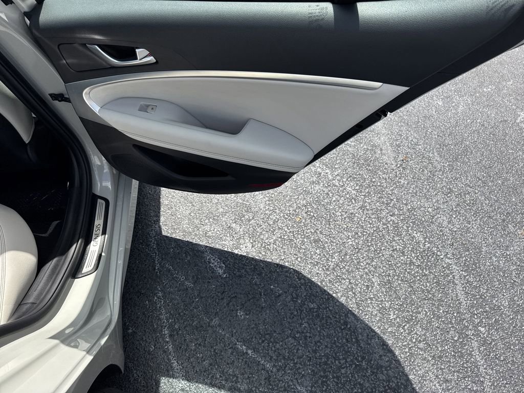 New 2025 Genesis G70 2.5T image 16