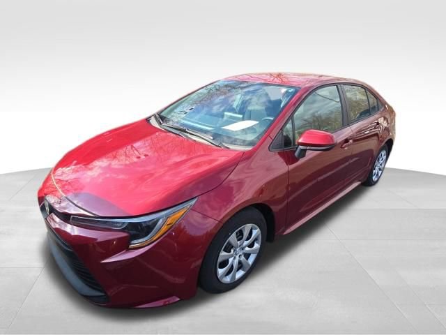 Used 2024 Toyota Corolla LE image 2