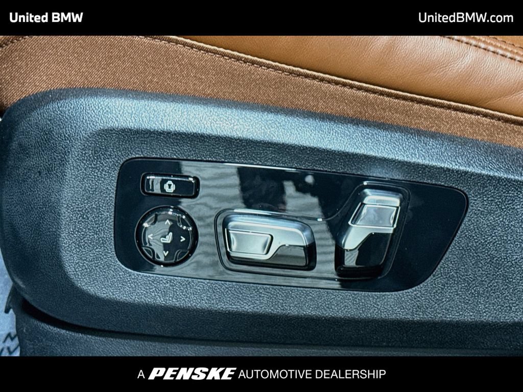 New 2027 BMW X7 xDrive40i w/ M Sport Package AWD/4WD image 11