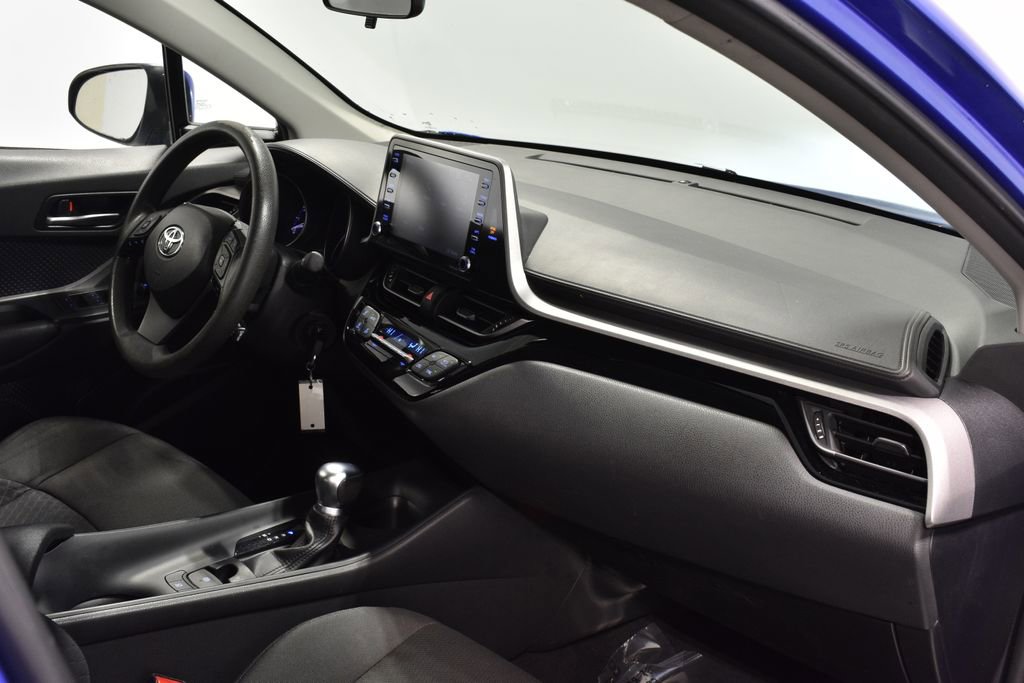 Used 2020 Toyota C-HR LE image 32