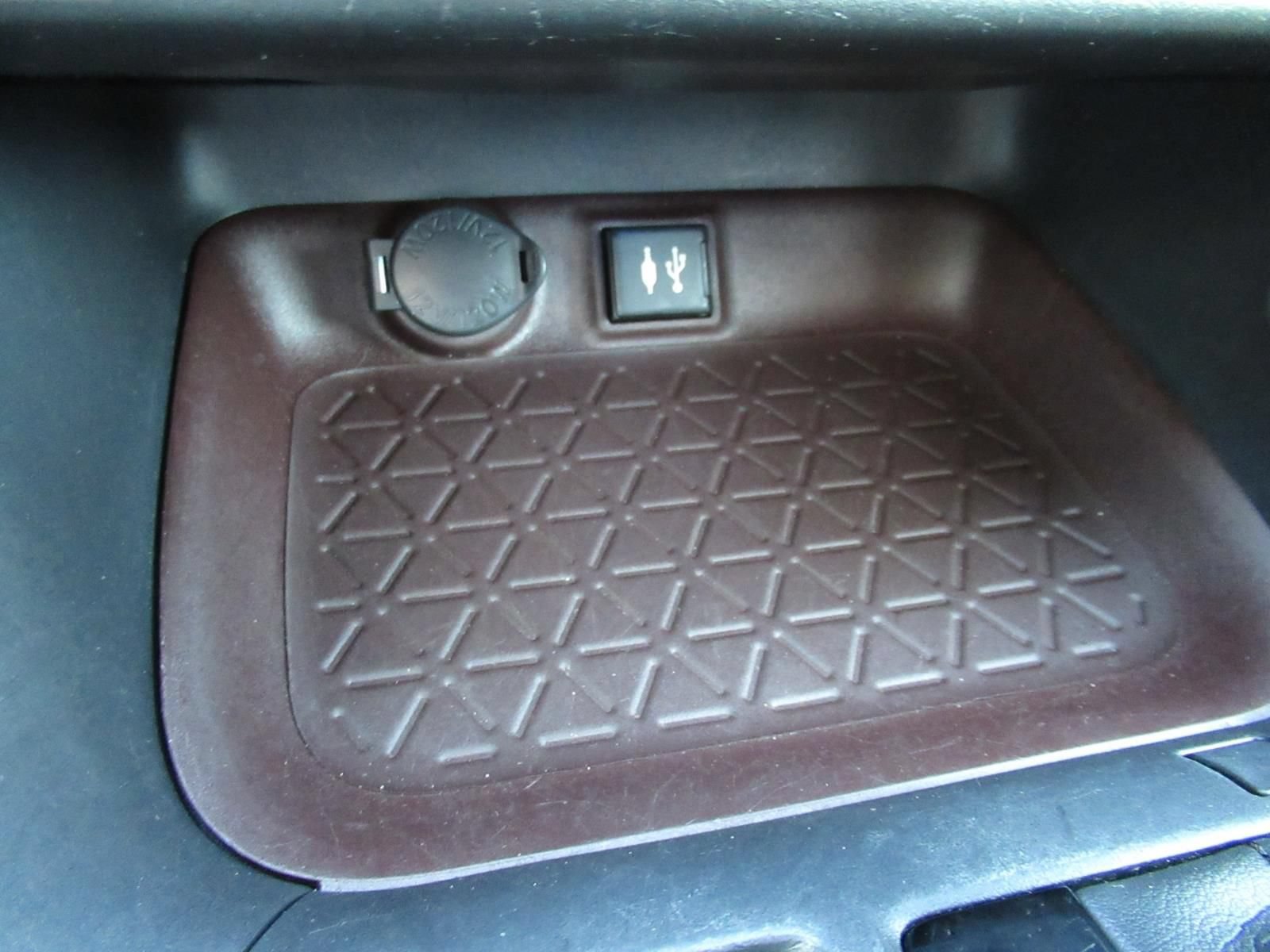 Used 2019 Toyota RAV4 Limited AWD/4WD image 28