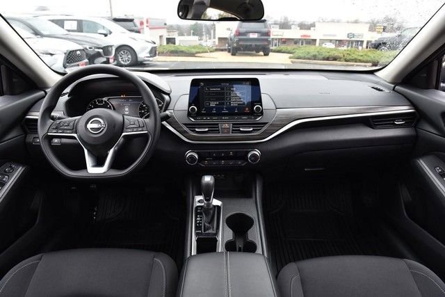 Certified 2025 Nissan Altima 2.5 SV image 8