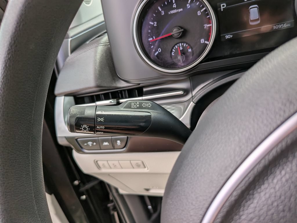 Certified 2024 Kia Carnival LX FWD image 32