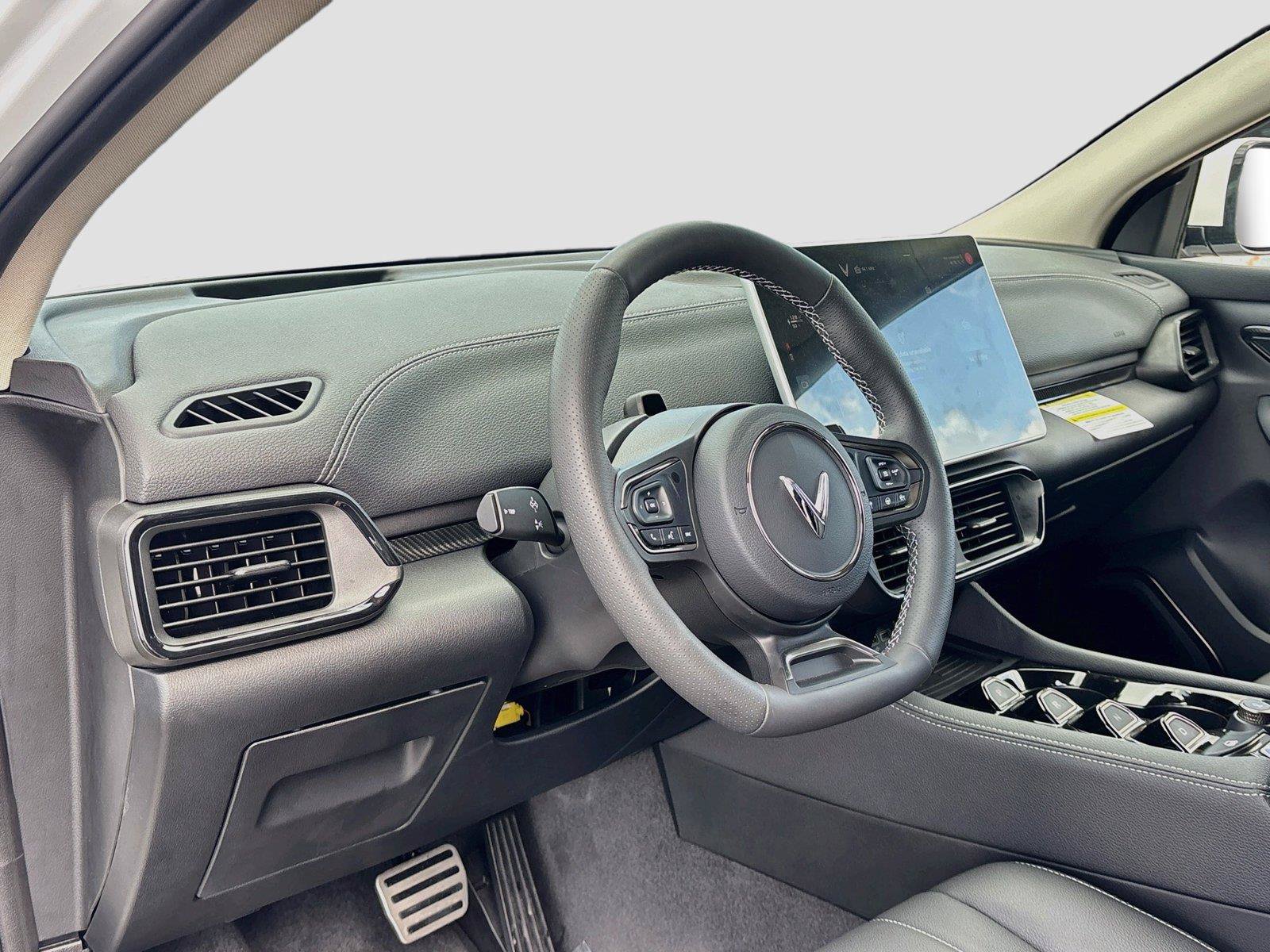 New 2027 VinFast VF 8 Eco AWD/4WD image 9
