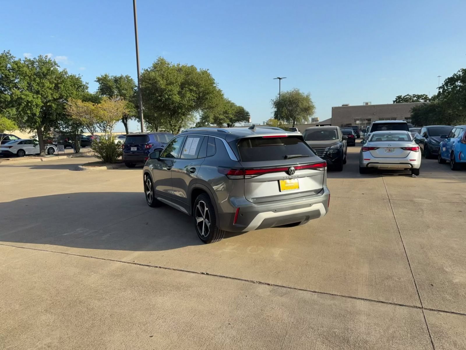 Used 2026 Volkswagen Tiguan SE FWD image 10