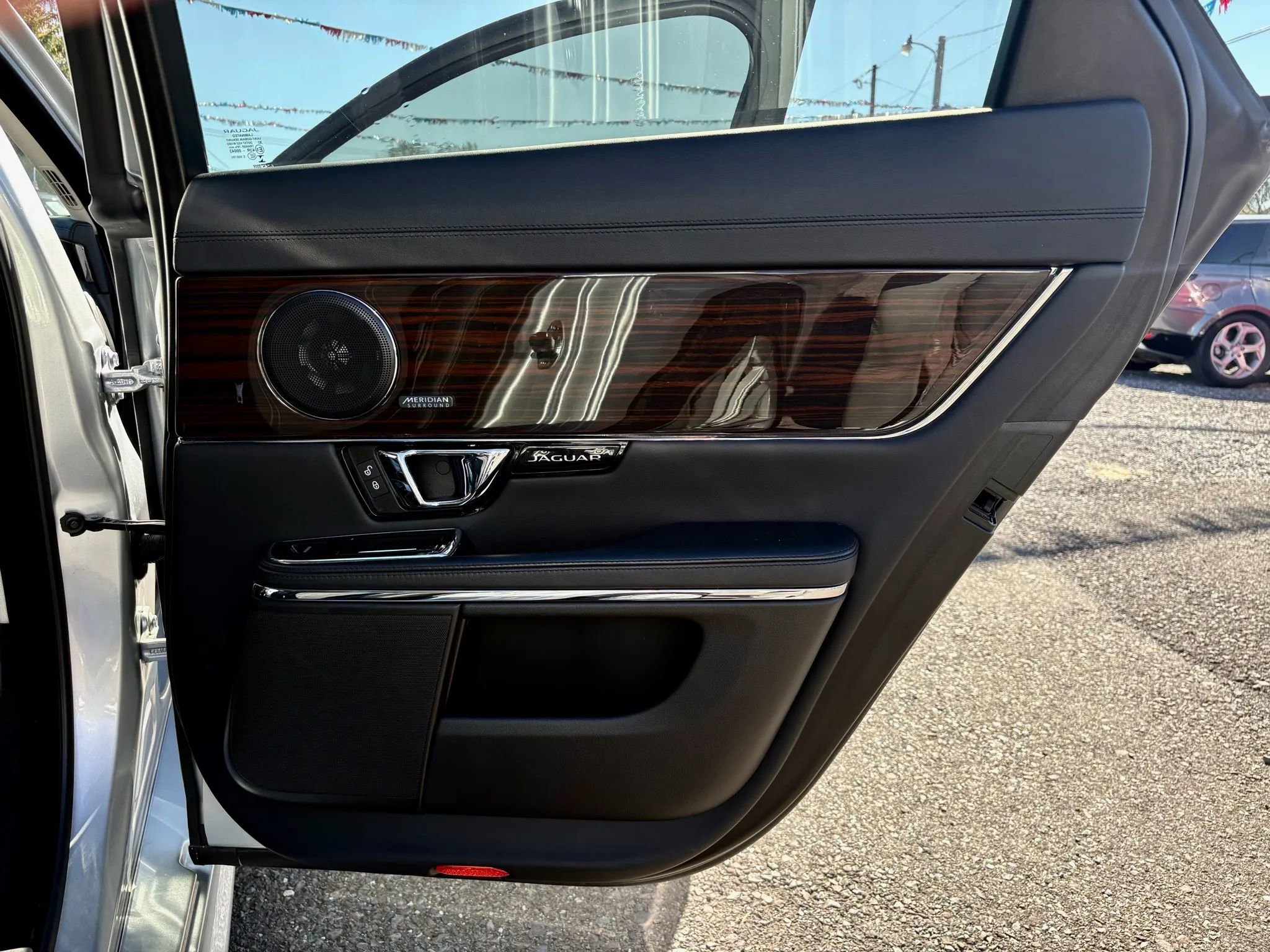 Used 2017 Jaguar XJ R-Sport image 13