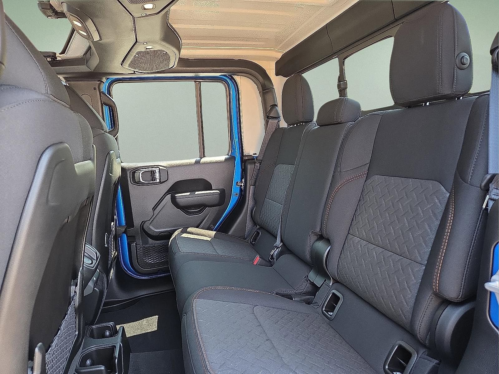 New 2025 Jeep Gladiator Mojave w/ Steel Bumper Group image 10