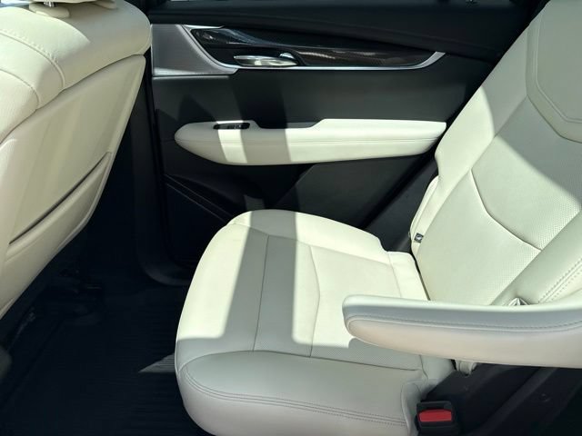 Used 2025 Cadillac XT6 Sport w/ LPO, Floor Liner Package AWD/4WD image 18