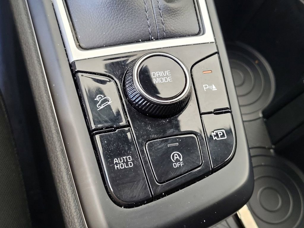 Used 2025 Kia Sportage LX image 19