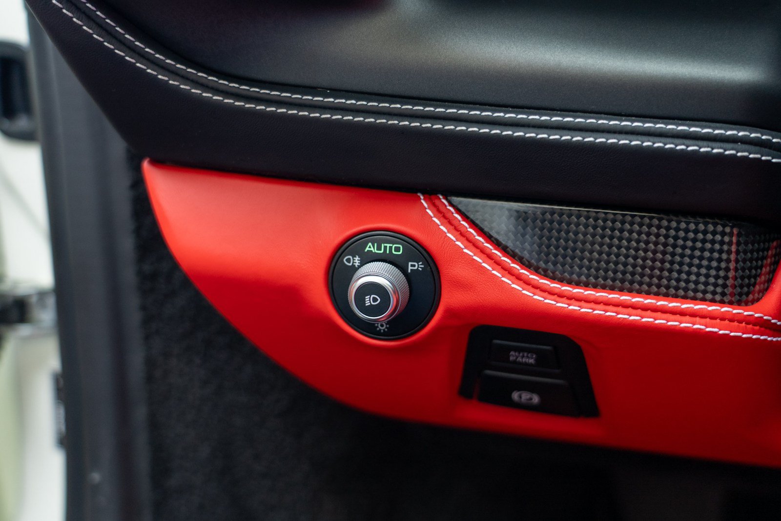 Used 2022 Ferrari F8 Tributo RWD image 41