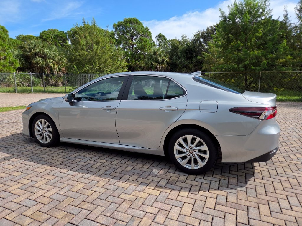 Certified 2021 Toyota Camry LE FWD image 9