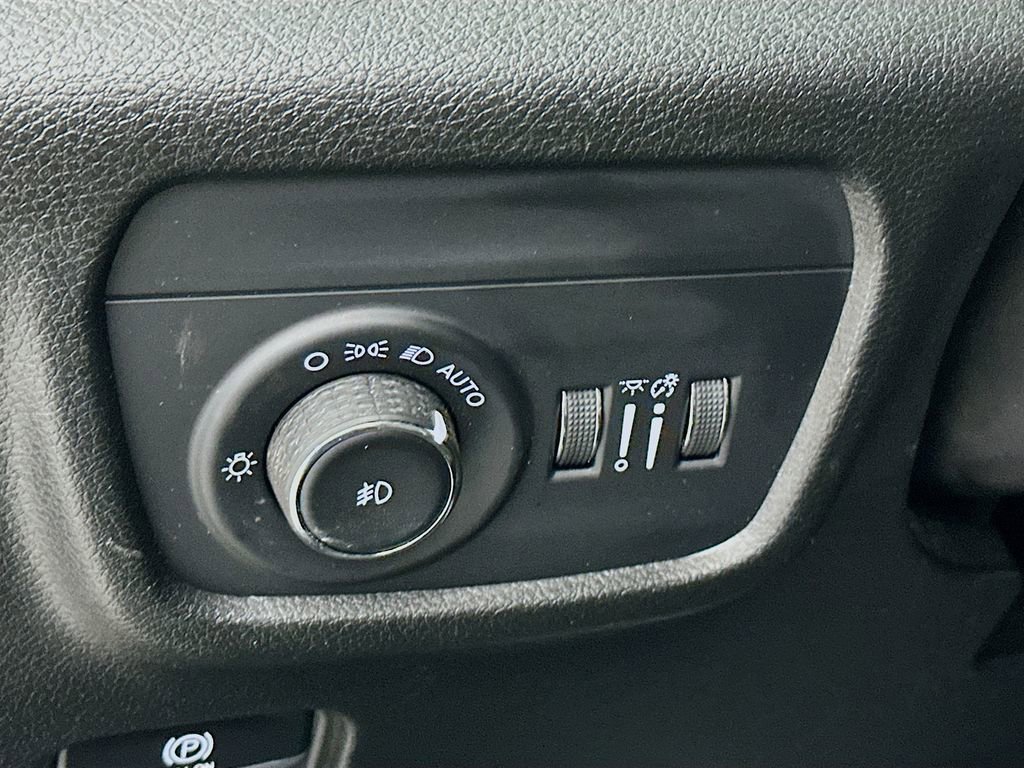 Certified 2025 Jeep Grand Cherokee Limited w/ MOPAR Finishing Package image 18