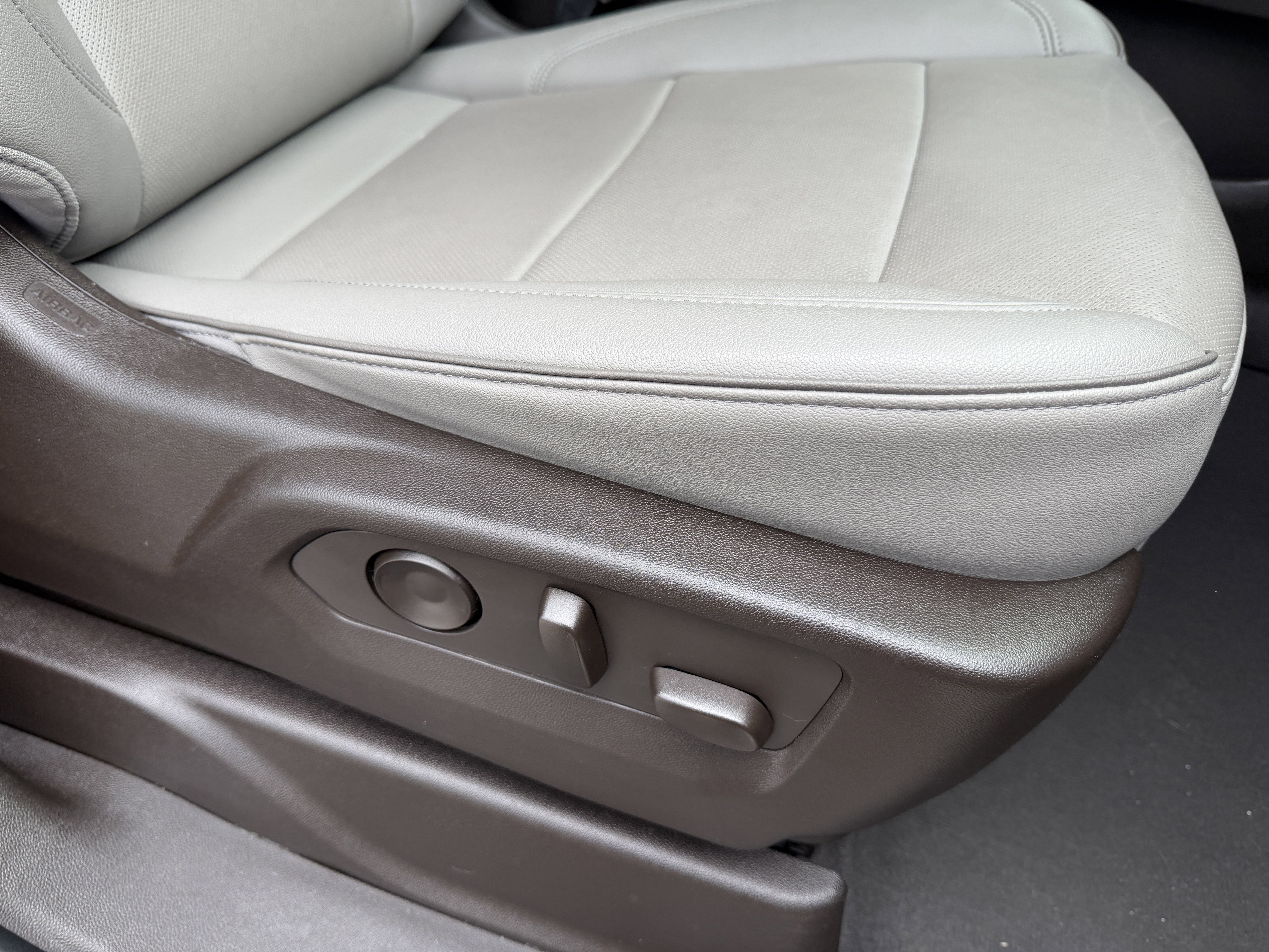 Used 2022 GMC Yukon SLT w/ SLT Luxury Package RWD image 14