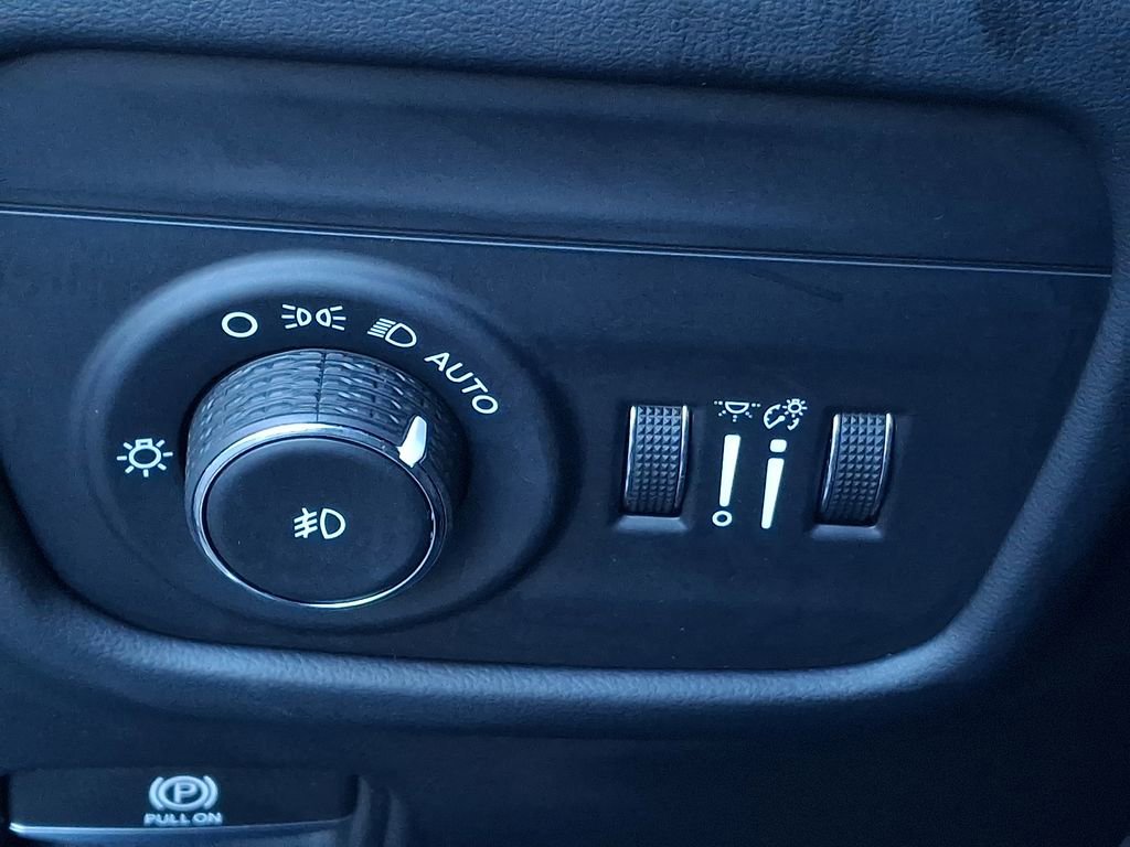 Used 2022 Jeep Grand Cherokee Summit image 25