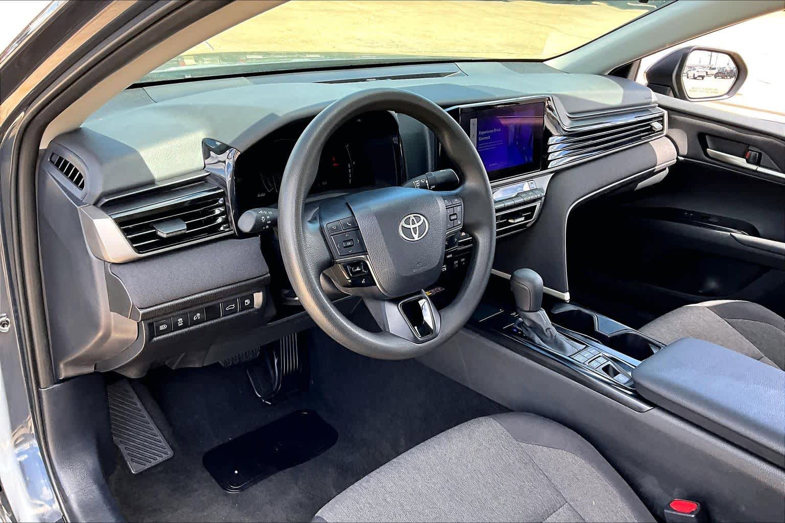 Used 2025 Toyota Camry LE FWD image 18