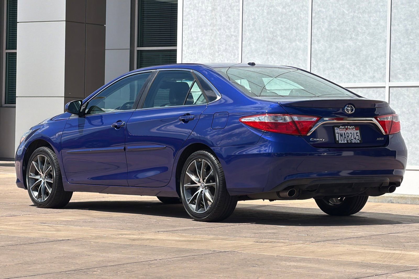 Used 2015 Toyota Camry XSE w/ Advanced Technology Package FWD image 6