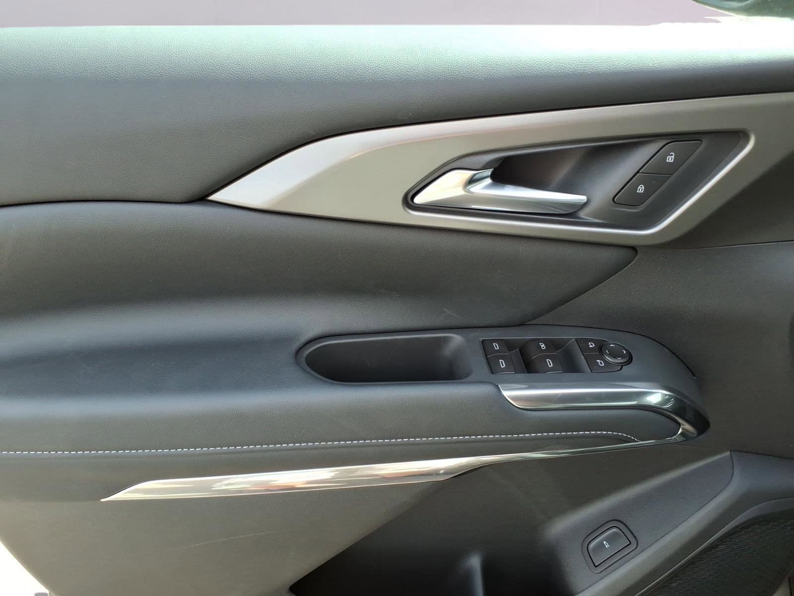 New 2026 Chevrolet Traverse LT image 13