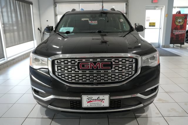 Used 2017 GMC Acadia Denali w/ Technology Package AWD/4WD image 6