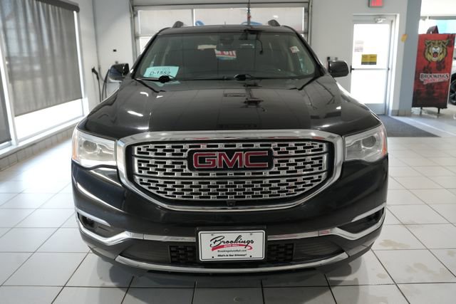 Used 2017 GMC Acadia Denali w/ Technology Package AWD/4WD image 6