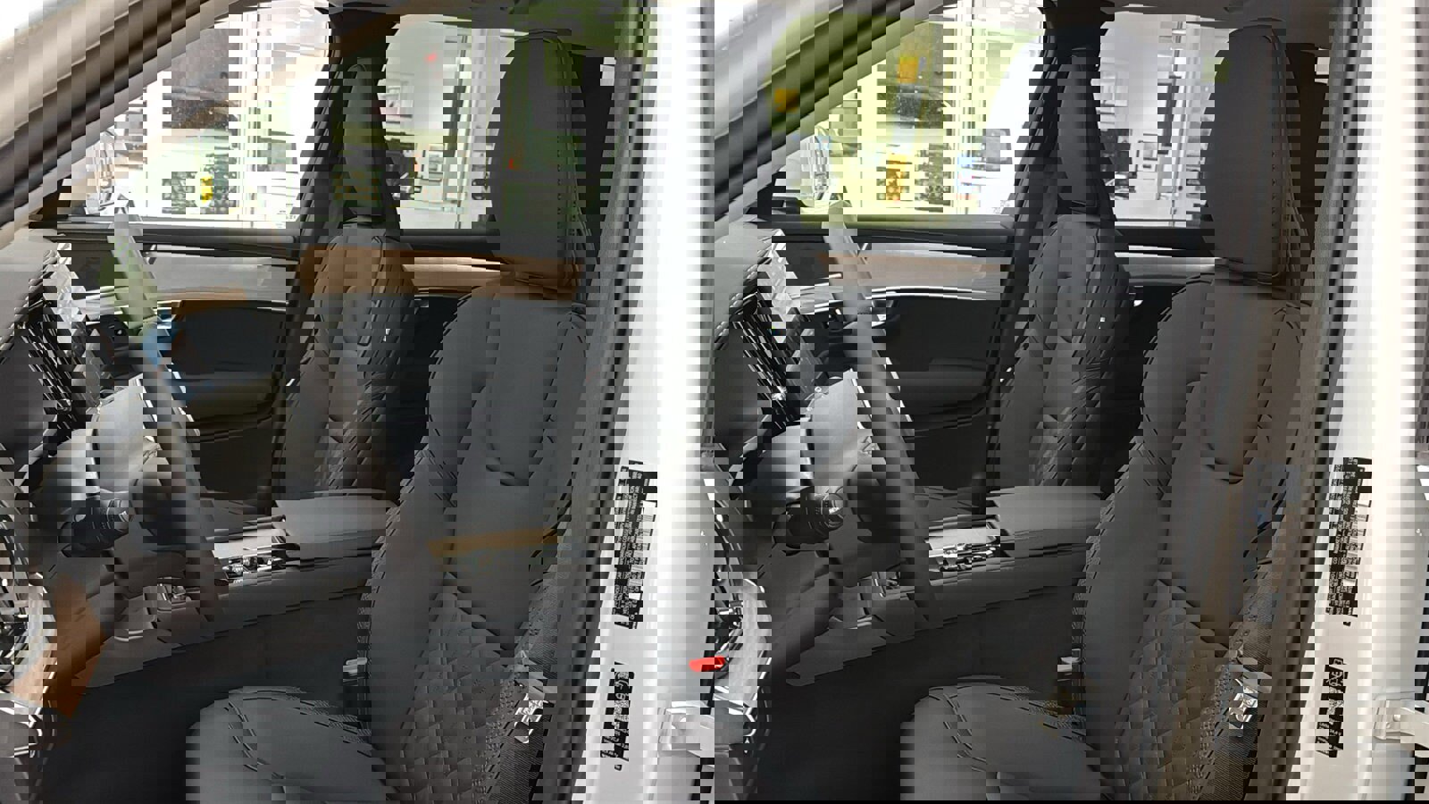 New 2026 Volvo XC90 B5 Core w/ Protection Package image 23