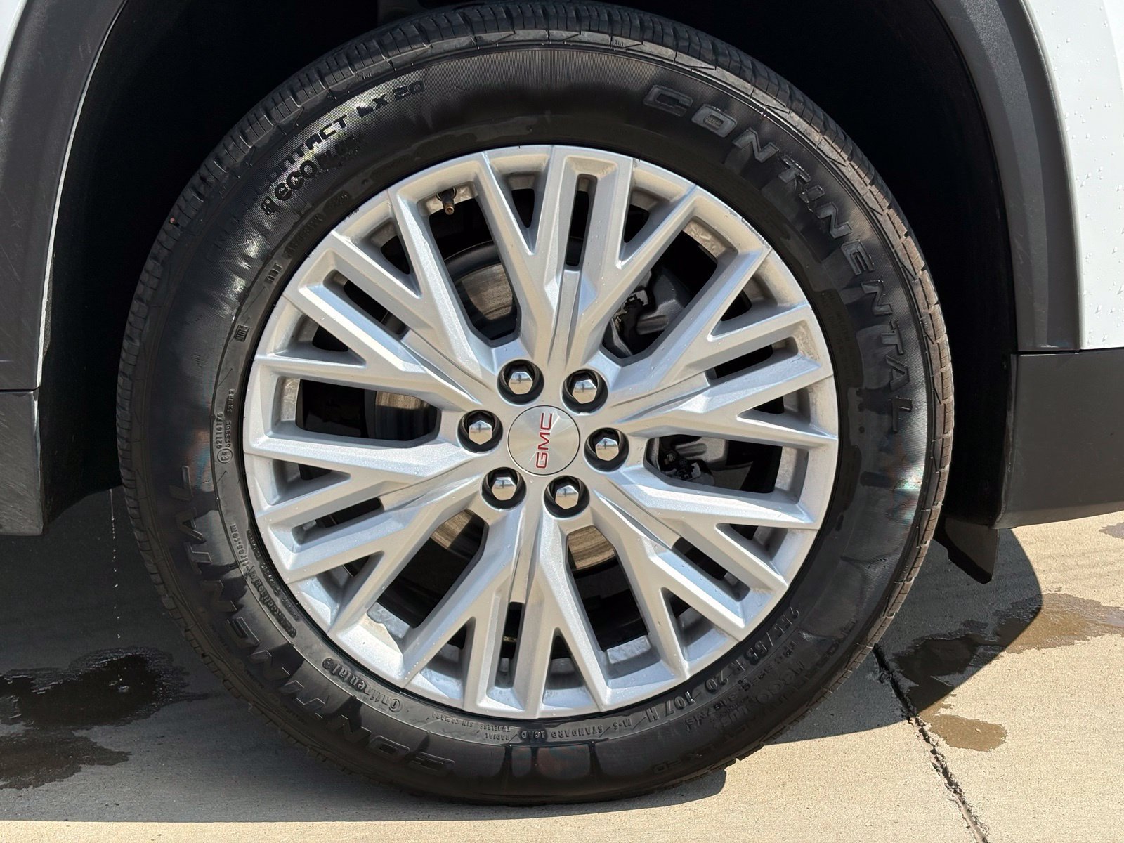 Certified 2026 GMC Acadia Elevation w/ Elevation Premium Package FWD image 10