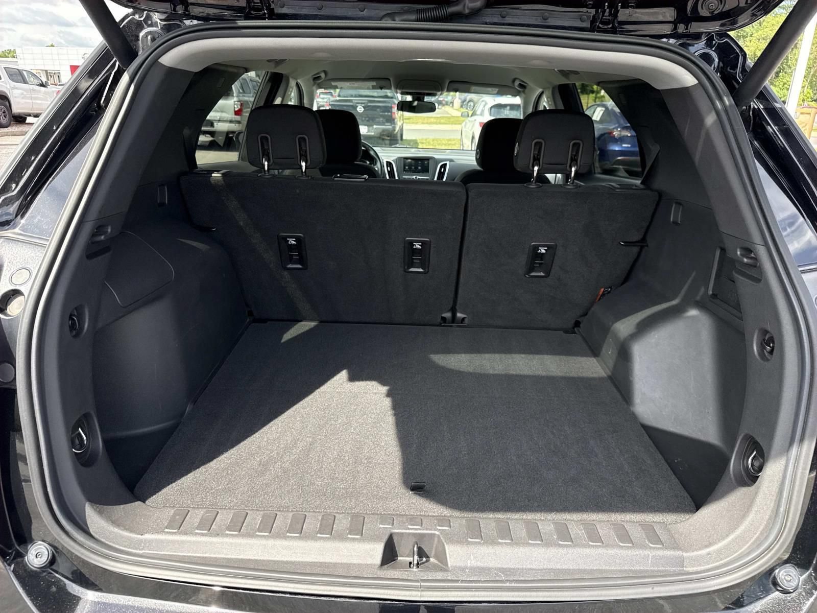 Used 2019 Chevrolet Equinox LT FWD image 27