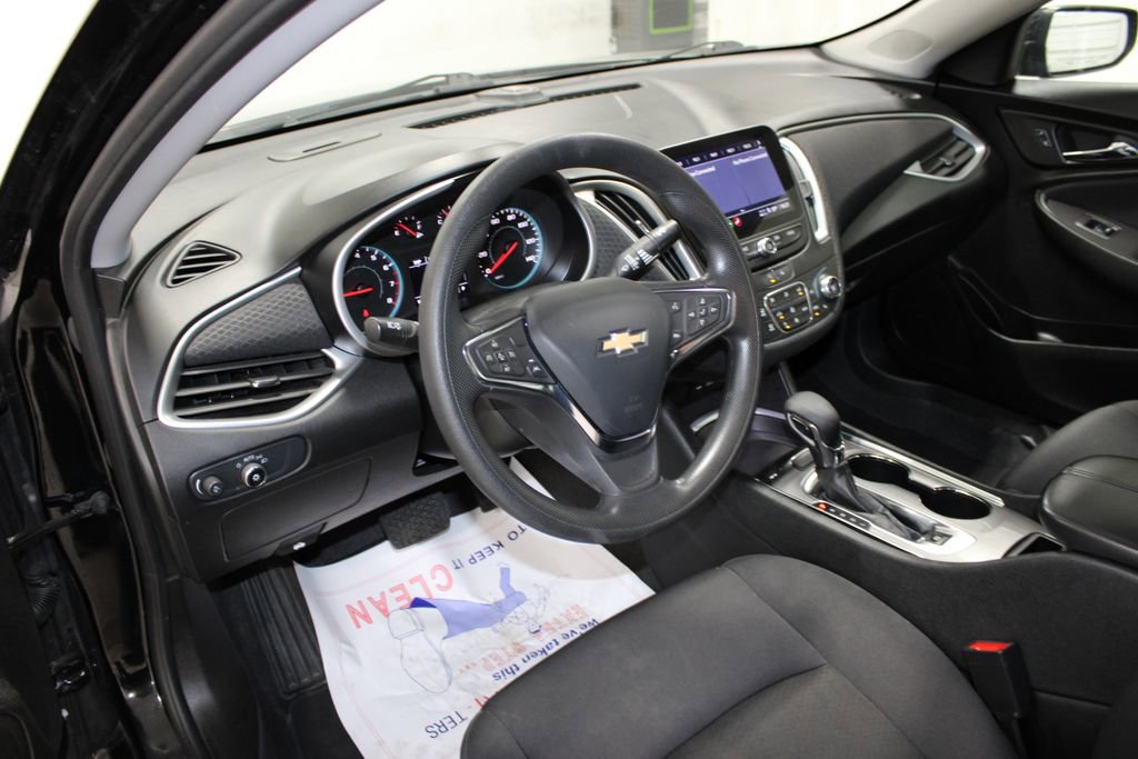 Used 2023 Chevrolet Malibu LT image 14