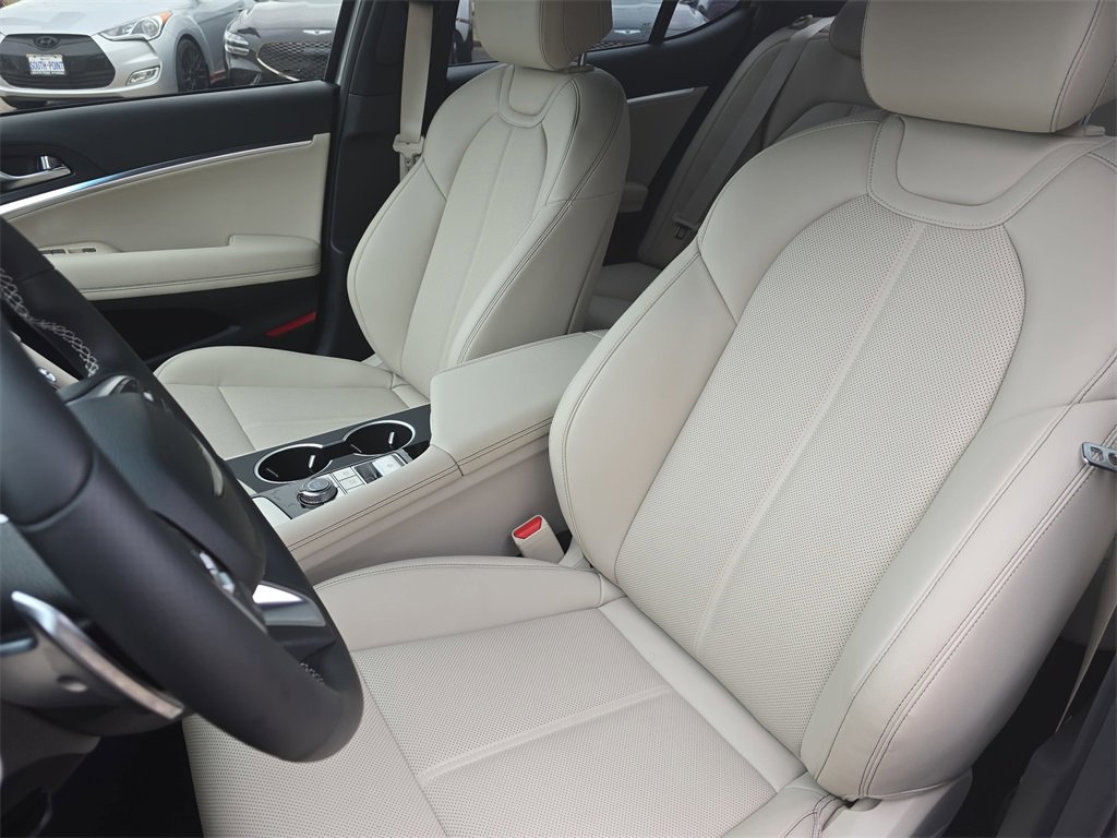 Used 2026 Genesis G70 2.5T image 14