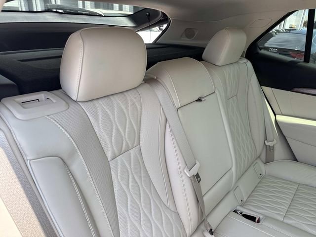 Used 2021 Buick Envision Avenir w/ Technology Package II FWD image 12