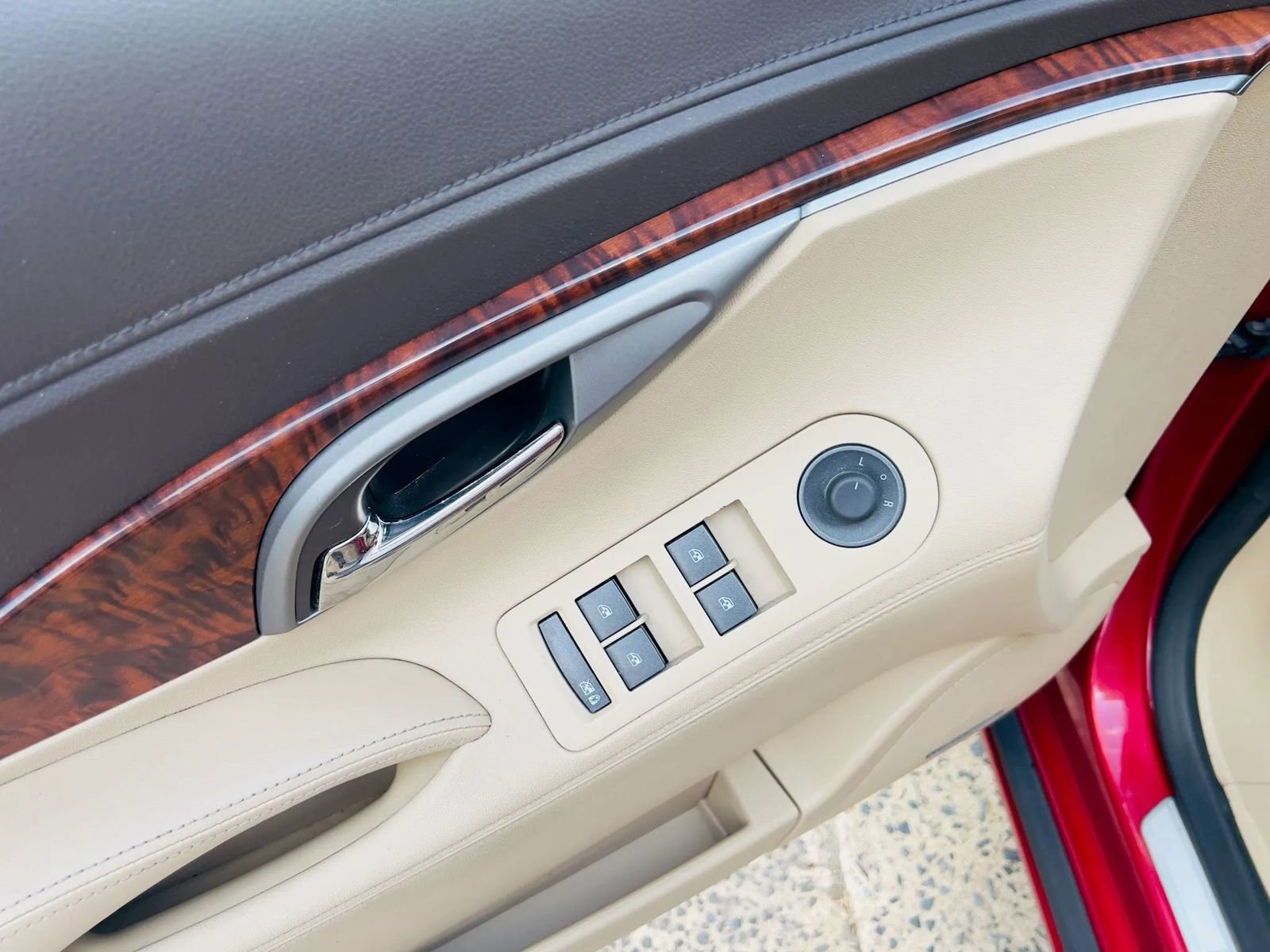 Used 2012 Buick LaCrosse Premium w/ Driver Confidence Package image 26